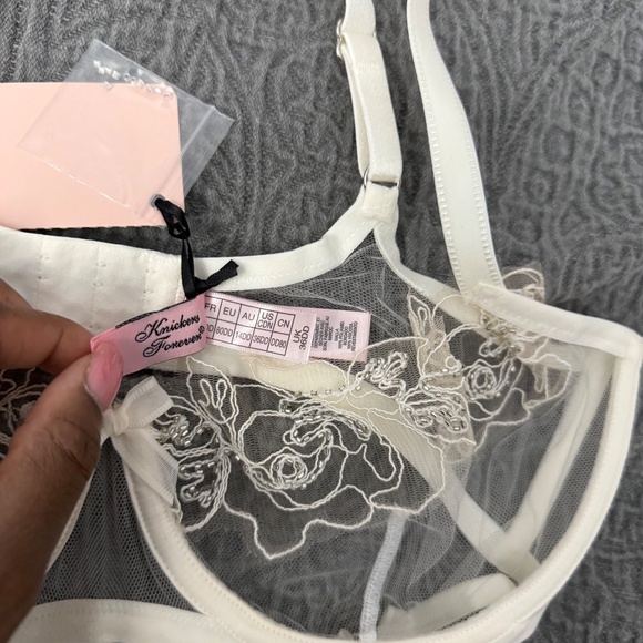 Agent Provocateur Lindie Set 36DD, 4 - Picture 3 of 3
